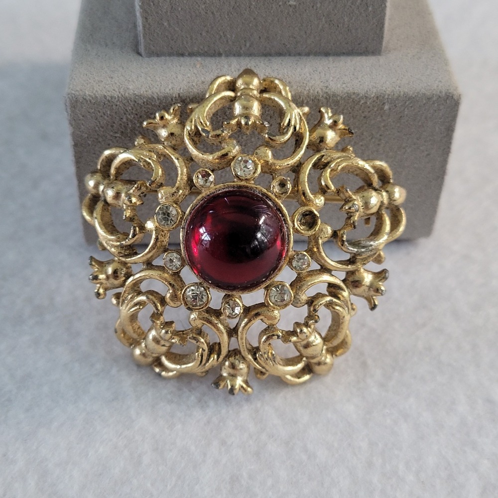 Sphinx A1793 Vintage 1960s 1970s Ruby Red Glass Rhinestone Filigree Brooch
